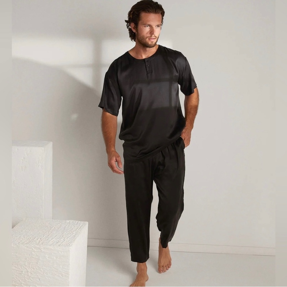 BNWT Men’s Lunya Silk Set